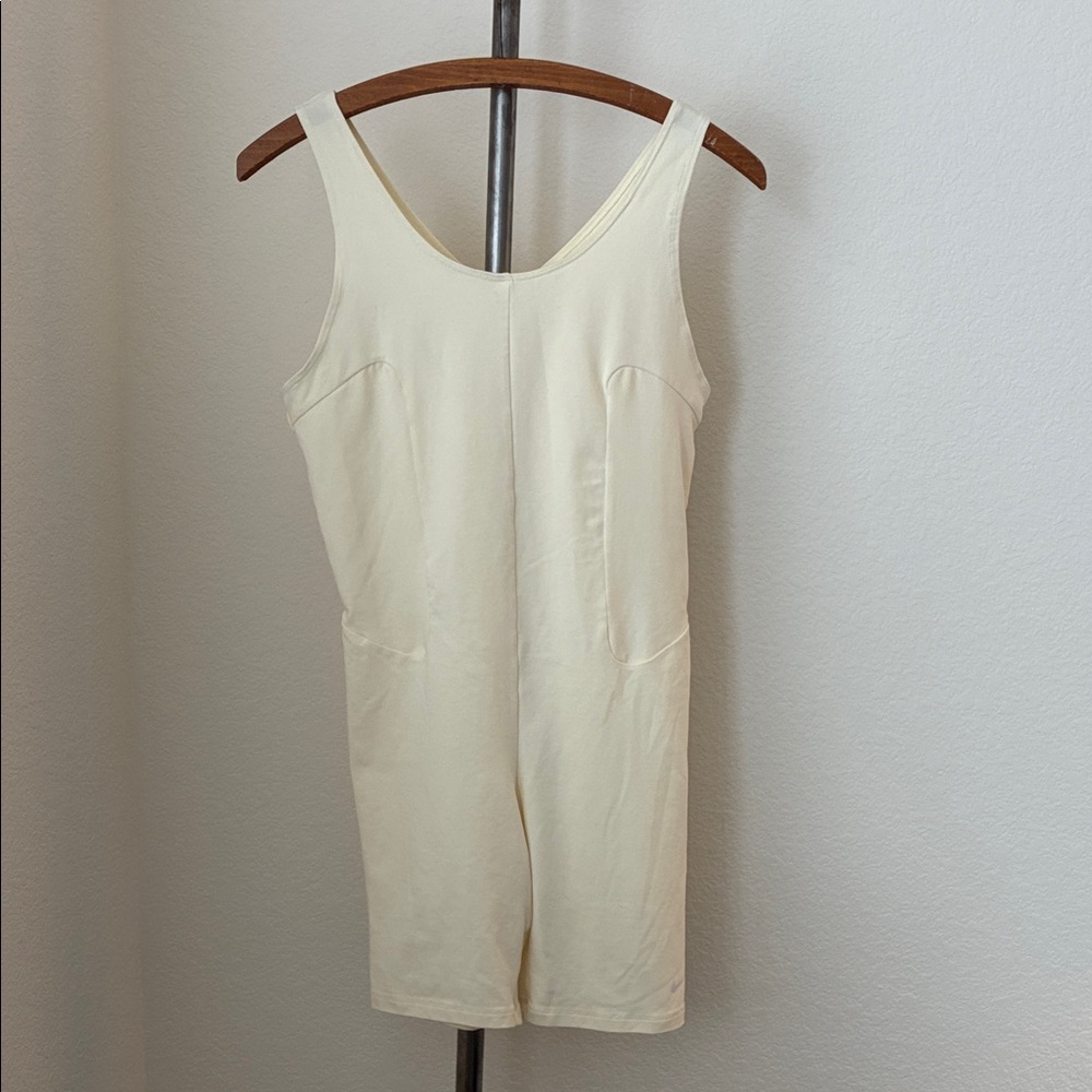 Nike Sportswear Cream sz M Icon Clash Romper Bodysuit Great Condition